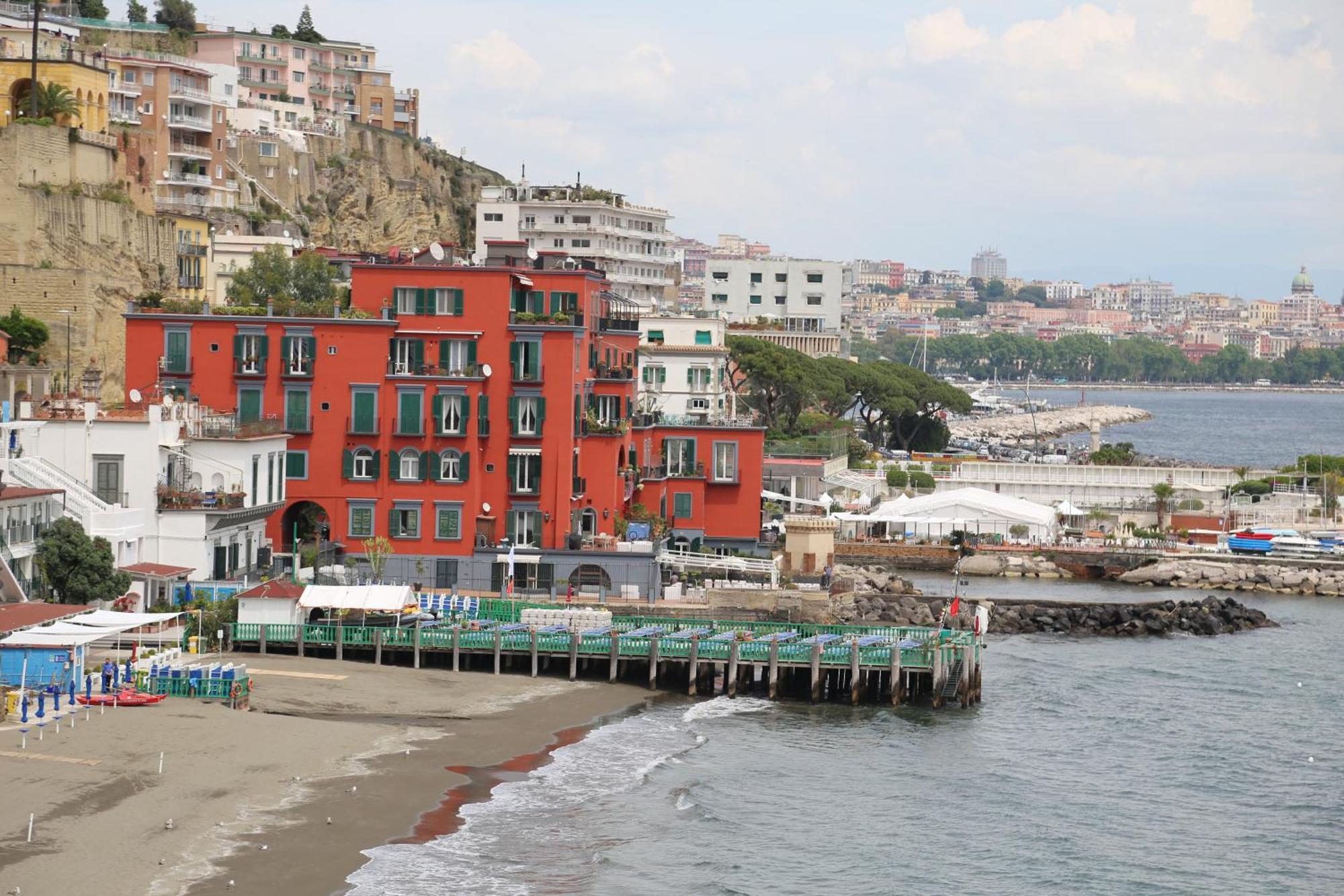 La Casetta Con La Spiaggia Napoli Esterno foto