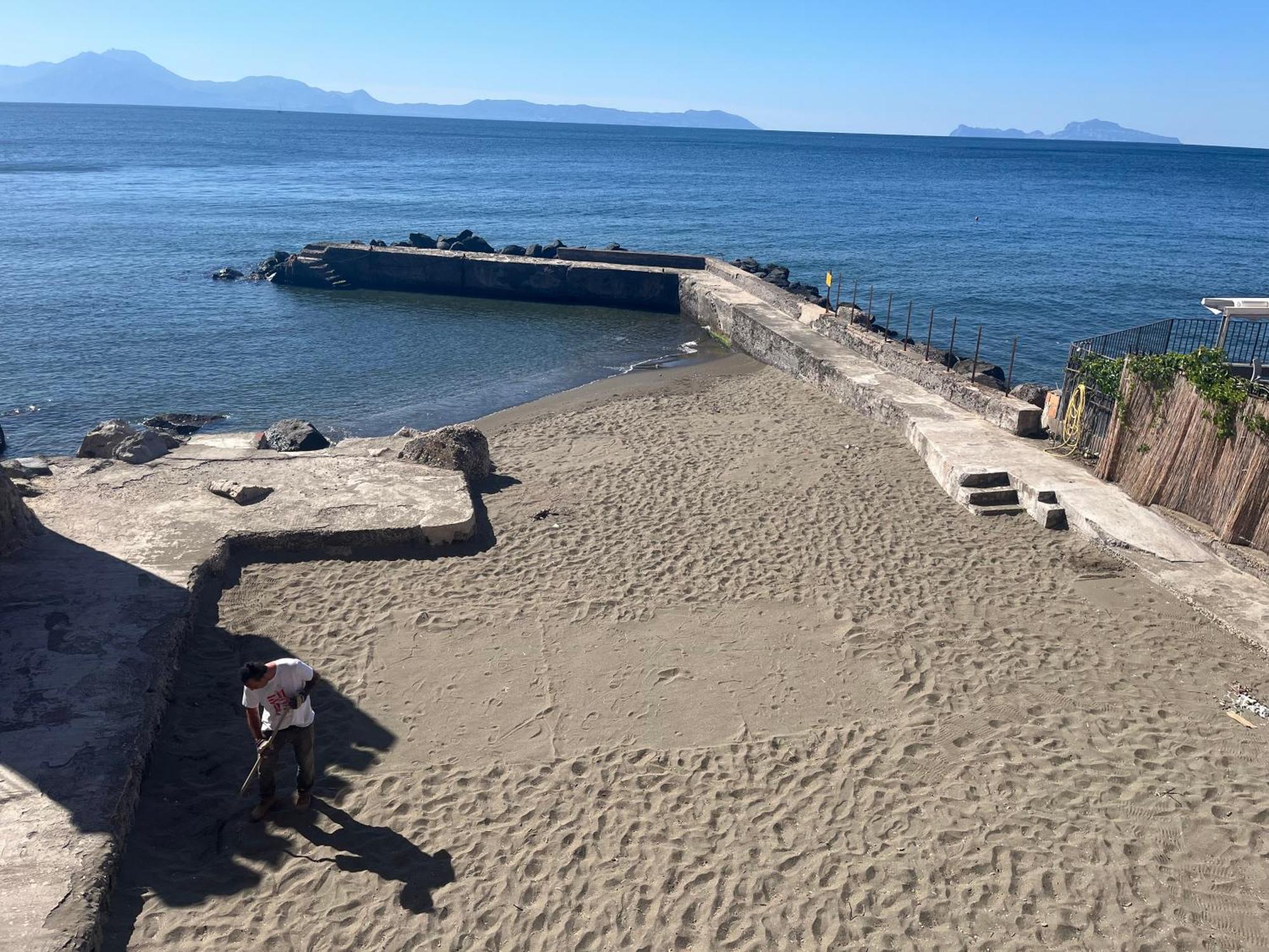 La Casetta Con La Spiaggia Napoli Esterno foto